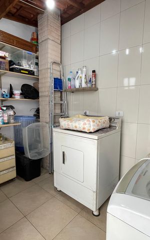 Casa à venda com 124m², 4 quartos e 1 vaga Casa à venda com 124m², 4 quartos e 1 vagaÁrea de Serviço