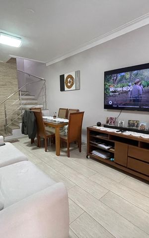 Casa à venda com 124m², 4 quartos e 1 vaga Casa à venda com 124m², 4 quartos e 1 vagaSala