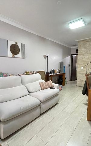 Casa à venda com 124m², 4 quartos e 1 vaga Casa à venda com 124m², 4 quartos e 1 vagaSala