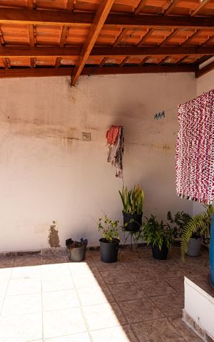 Casa à venda com 125m², 3 quartos e 2 vagas Casa à venda com 125m², 3 quartos e 2 vagasVaranda
