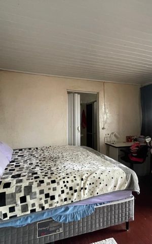 Casa à venda com 185m², 3 quartos e 4 vagas Casa à venda com 185m², 3 quartos e 4 vagasQuarto