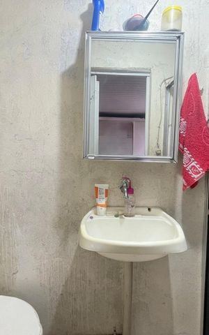 Casa à venda com 185m², 3 quartos e 4 vagas Casa à venda com 185m², 3 quartos e 4 vagasBanheiro social
