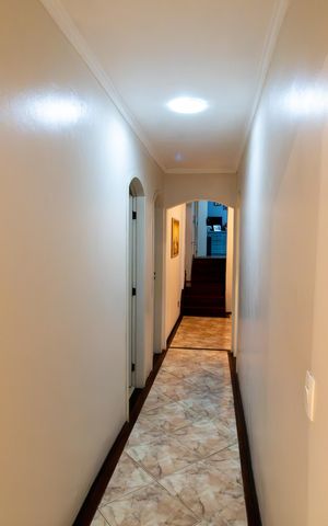 Casa à venda com 180m², 4 quartos e 3 vagasCorredor