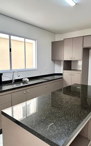 Casa à venda com 140m², 3 quartos e 2 vagasCozinha