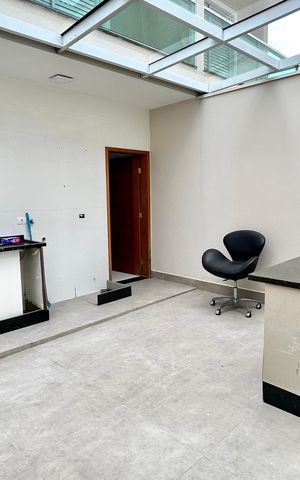 Casa à venda com 140m², 3 quartos e 2 vagasÁrea de Serviço