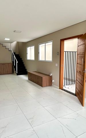 Casa à venda com 140m², 3 quartos e 2 vagasSala