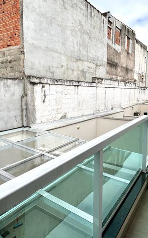 Casa à venda com 140m², 3 quartos e 2 vagasSacada do quarto 3