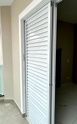 Casa à venda com 140m², 3 quartos e 2 vagasSacada do quarto 3