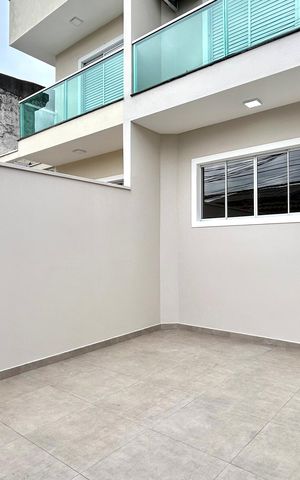 Casa à venda com 140m², 3 quartos e 2 vagasGaragem