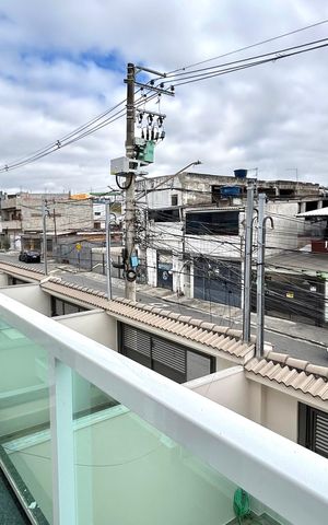 Casa à venda com 140m², 3 quartos e 2 vagasSacada do quarto 1