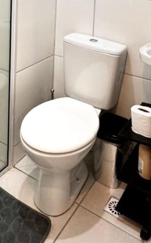 Apartamento à venda com 48m², 2 quartos e sem vaga Apartamento à venda com 48m², 2 quartos e sem vagaBanheiro