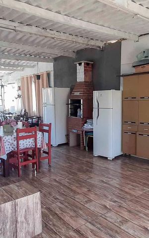 Casa à venda com 74m², 4 quartos e 2 vagas