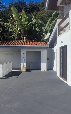Casa de condomínio para alugar com 224m², 5 quartos e 5 vagas Casa de condomínio para alugar com 224m², 5 quartos e 5 vagasÁrea externa