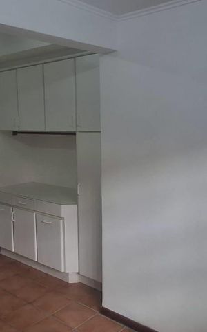 Casa de condomínio para alugar com 224m², 5 quartos e 5 vagas Casa de condomínio para alugar com 224m², 5 quartos e 5 vagasCozinha