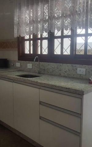Casa de condomínio para alugar com 224m², 5 quartos e 5 vagas Casa de condomínio para alugar com 224m², 5 quartos e 5 vagasCozinha