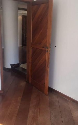Casa de condomínio para alugar com 224m², 5 quartos e 5 vagas Casa de condomínio para alugar com 224m², 5 quartos e 5 vagasSuíte