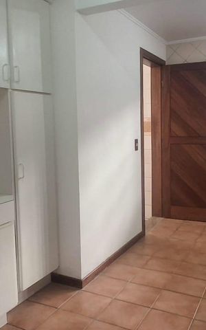 Casa de condomínio para alugar com 224m², 5 quartos e 5 vagas Casa de condomínio para alugar com 224m², 5 quartos e 5 vagasCozinha