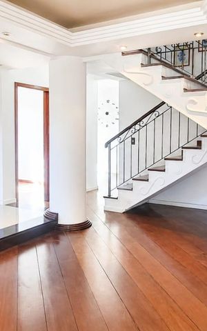 Casa de condomínio para alugar com 224m², 5 quartos e 5 vagas Casa de condomínio para alugar com 224m², 5 quartos e 5 vagasSala