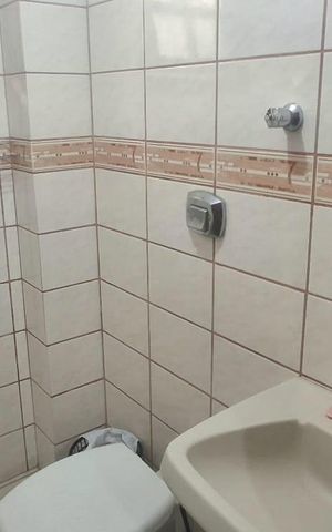 Casa de condomínio para alugar com 224m², 5 quartos e 5 vagas Casa de condomínio para alugar com 224m², 5 quartos e 5 vagasBanheiro de serviço