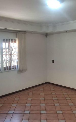 Casa de condomínio para alugar com 224m², 5 quartos e 5 vagas Casa de condomínio para alugar com 224m², 5 quartos e 5 vagasSuíte 3
