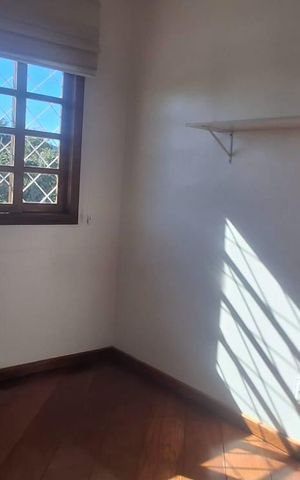 Casa de condomínio para alugar com 224m², 5 quartos e 5 vagas Casa de condomínio para alugar com 224m², 5 quartos e 5 vagasQuarto 3