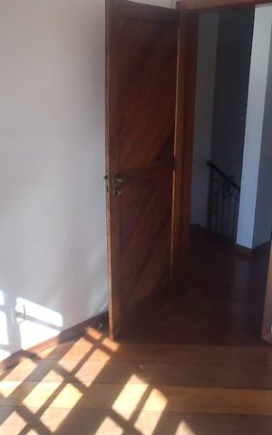 Casa de condomínio para alugar com 224m², 5 quartos e 5 vagas Casa de condomínio para alugar com 224m², 5 quartos e 5 vagasQuarto