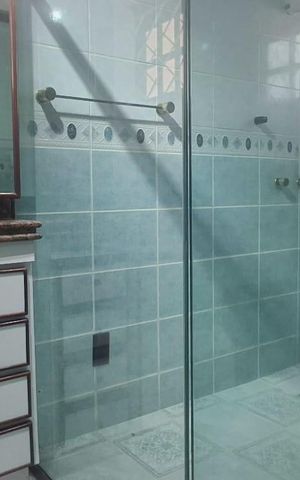 Casa de condomínio para alugar com 224m², 5 quartos e 5 vagas Casa de condomínio para alugar com 224m², 5 quartos e 5 vagasBanheiro social