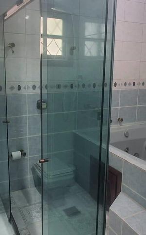 Casa de condomínio para alugar com 224m², 5 quartos e 5 vagas Casa de condomínio para alugar com 224m², 5 quartos e 5 vagasBanheiro social
