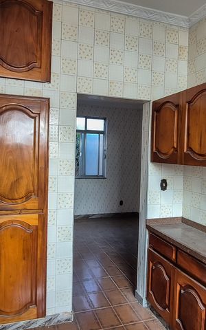 Casa à venda com 350m², 5 quartos e 6 vagas Casa à venda com 350m², 5 quartos e 6 vagasCozinha