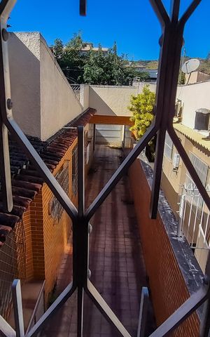 Casa à venda com 350m², 5 quartos e 6 vagas Casa à venda com 350m², 5 quartos e 6 vagasVista da Edícula