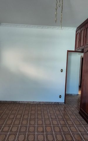 Casa à venda com 350m², 5 quartos e 6 vagas Casa à venda com 350m², 5 quartos e 6 vagasQuarto 1