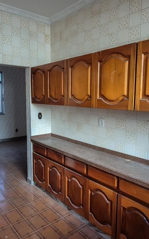 Casa à venda com 350m², 5 quartos e 6 vagas Casa à venda com 350m², 5 quartos e 6 vagasCozinha
