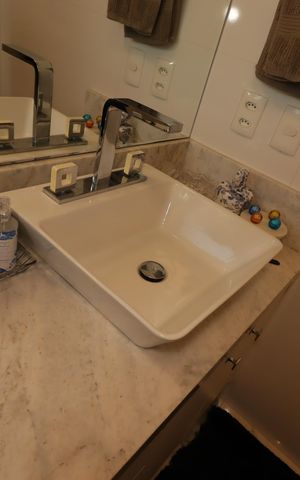 Apartamento à venda com 126m², 3 quartos e 3 vagasBanheiro da Suíte 3 - Pia