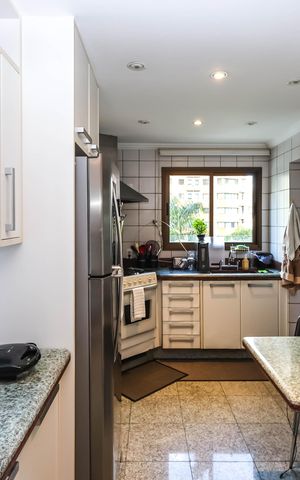 Apartamento à venda com 110m², 3 quartos e 2 vagasCozinha