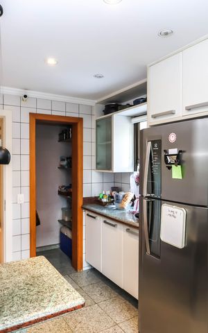 Apartamento à venda com 110m², 3 quartos e 2 vagasCozinha