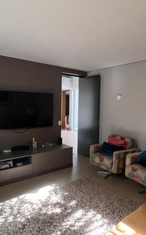 Casa de condomínio para alugar com 435m², 4 quartos e 4 vagas Casa de condomínio para alugar com 435m², 4 quartos e 4 vagasSala