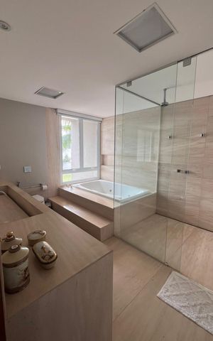 Casa de condomínio para alugar com 435m², 4 quartos e 4 vagas Casa de condomínio para alugar com 435m², 4 quartos e 4 vagasBanheiro da Suíte 3