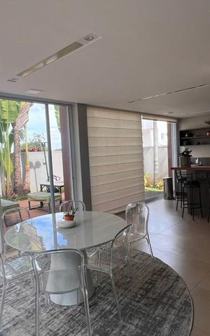 Casa de condomínio para alugar com 435m², 4 quartos e 4 vagas Casa de condomínio para alugar com 435m², 4 quartos e 4 vagasÁrea comum