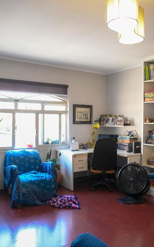 Casa à venda com 204m², 3 quartos e 3 vagasEscritório