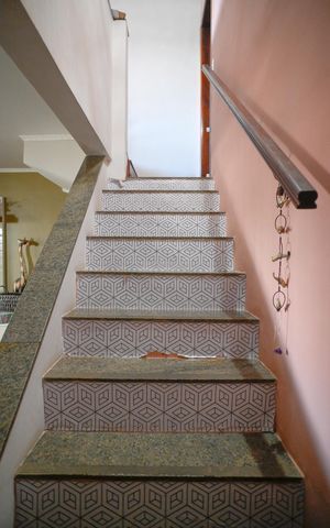 Casa à venda com 204m², 3 quartos e 3 vagasEscada
