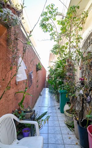 Casa à venda com 204m², 3 quartos e 3 vagasCorredor Externo