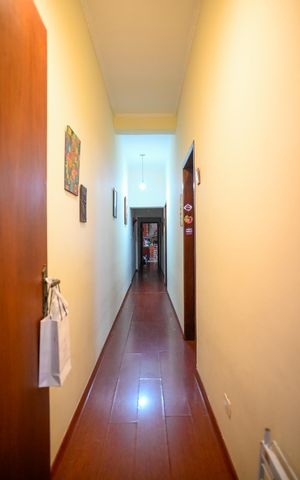 Casa à venda com 204m², 3 quartos e 3 vagasCorredor