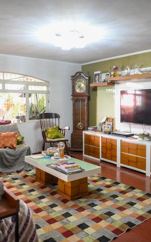 Casa à venda com 204m², 3 quartos e 3 vagasSala