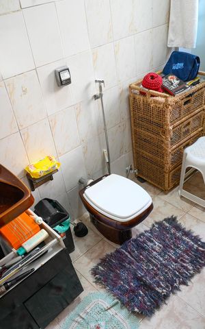 Casa à venda com 204m², 3 quartos e 3 vagasBanheiro Quarto 1 - Suite
