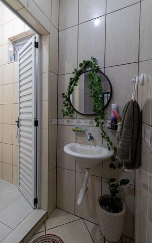 Casa à venda com 234m², 3 quartos e 3 vagas Casa à venda com 234m², 3 quartos e 3 vagasCasa 1 - Lavabo