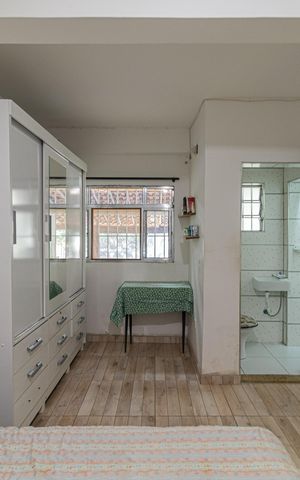 Casa à venda com 234m², 3 quartos e 3 vagas Casa à venda com 234m², 3 quartos e 3 vagasCasa 1 - Suíte