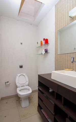 Casa à venda com 2147483650m², 2 quartos e 2 vagas Casa à venda com 2147483650m², 2 quartos e 2 vagasBanheiro