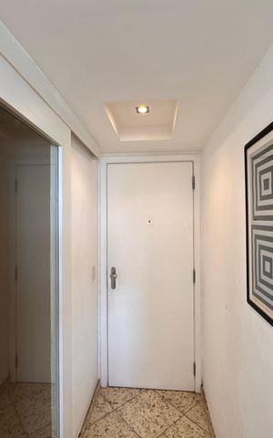 Apartamento à venda com 139m², 3 quartos e 1 vaga Apartamento à venda com 139m², 3 quartos e 1 vagaSala