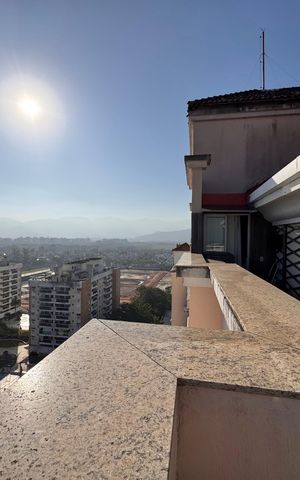 Apartamento à venda com 139m², 3 quartos e 1 vaga Apartamento à venda com 139m², 3 quartos e 1 vagaTerraço