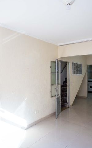 Casa à venda com 45m², 1 quarto e sem vagaQuarto